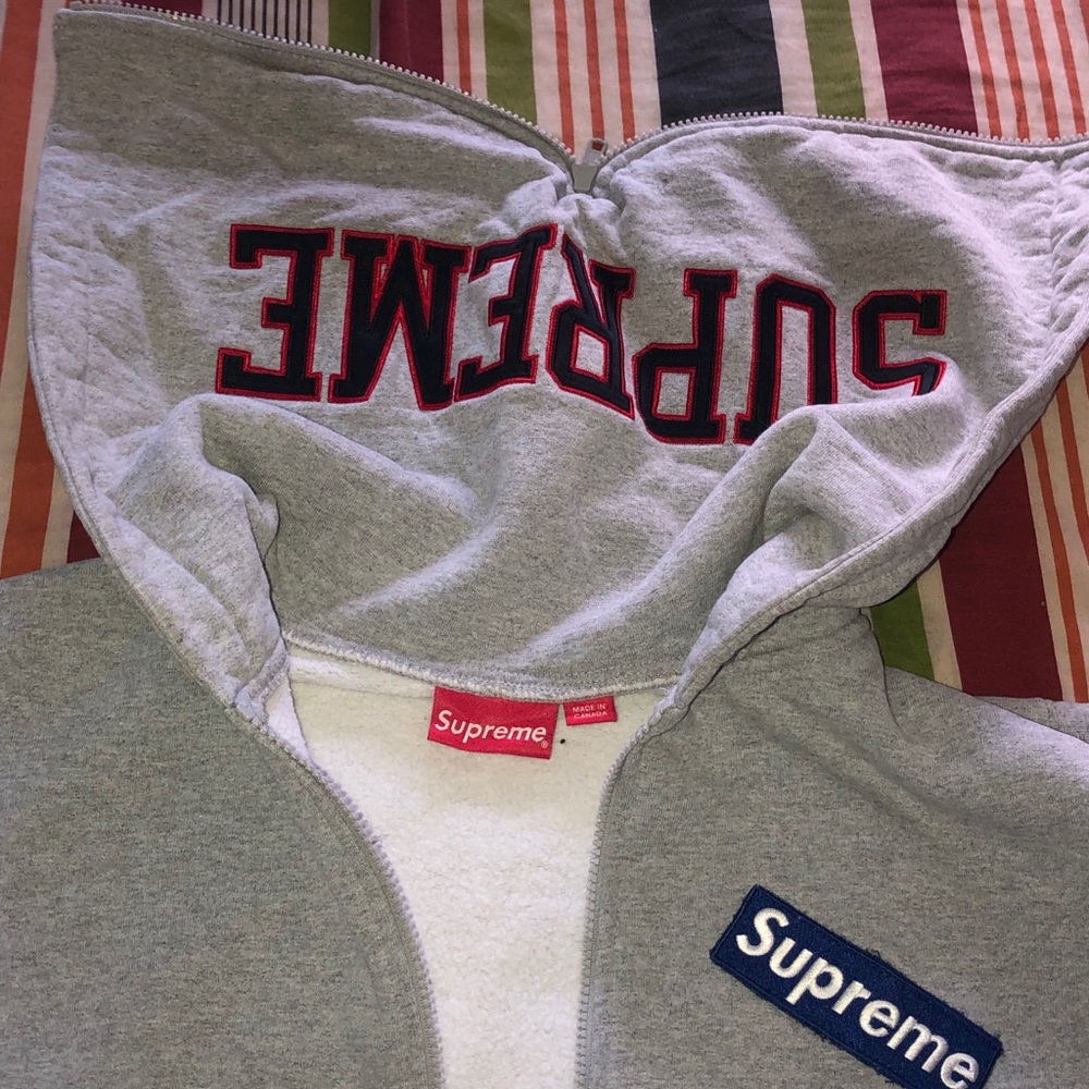 Supreme Hoodie